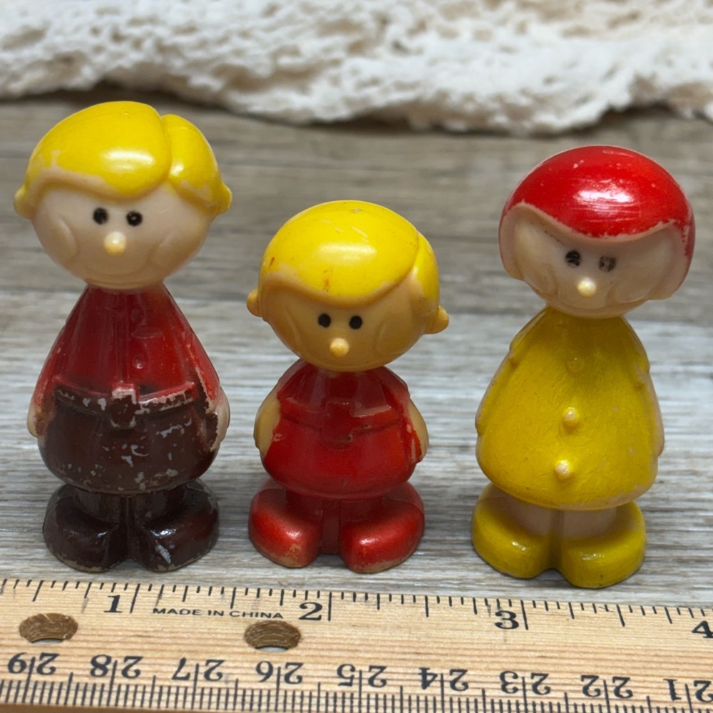 3 VINTAGE SAMSONITE LITTLE PEOPLE- 1970s TOYS MOM DAD SON